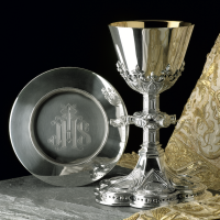 Chalice & 6 1/4” Scale Paten with Ring MOL-2410