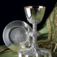 Chalice & 6 1/4” Scale Paten with Ring MOL-2450